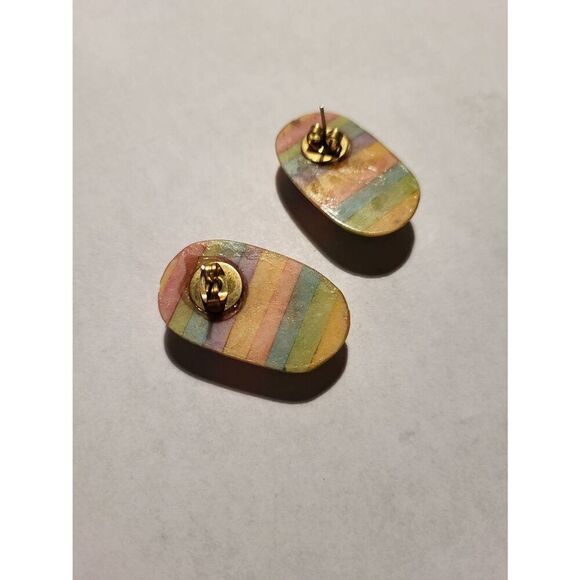 Vintage 60s multilayer pillbox stud earrings - Picture 2 of 3